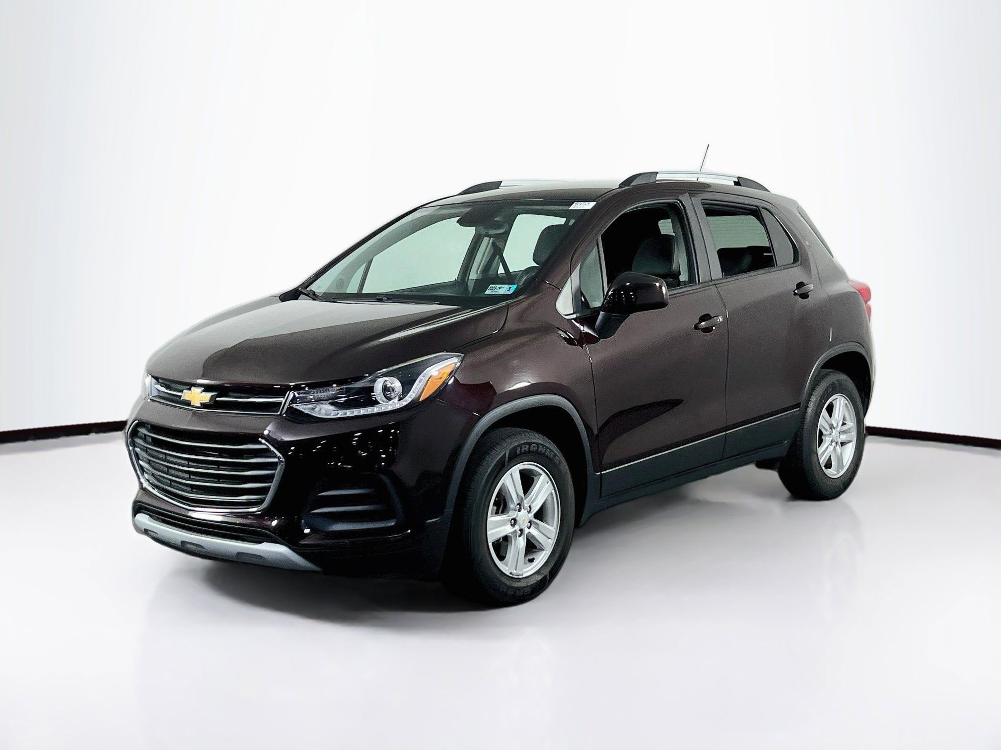 Used 2021 Chevrolet Trax LT w/ LT Convenience Package AWD/4WD image 1