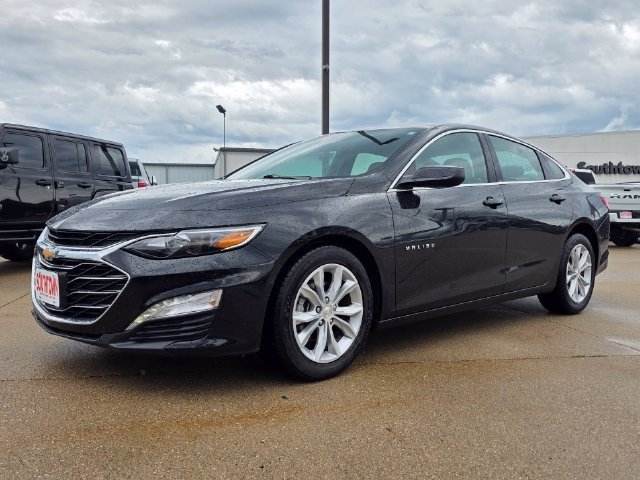 Used 2025 Chevrolet Malibu LT FWD image 3