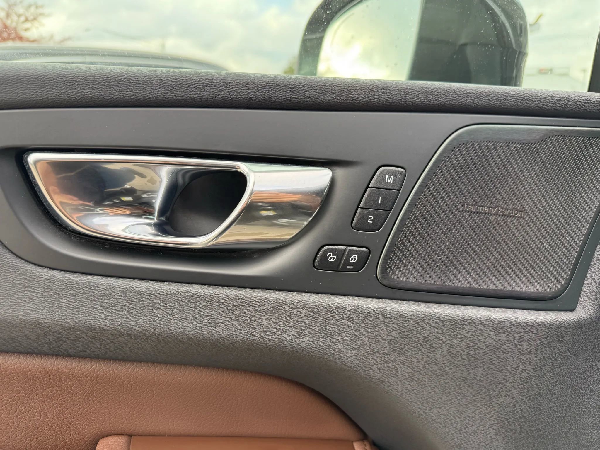 Used 2020 Volvo XC60 T5 Inscription image 24
