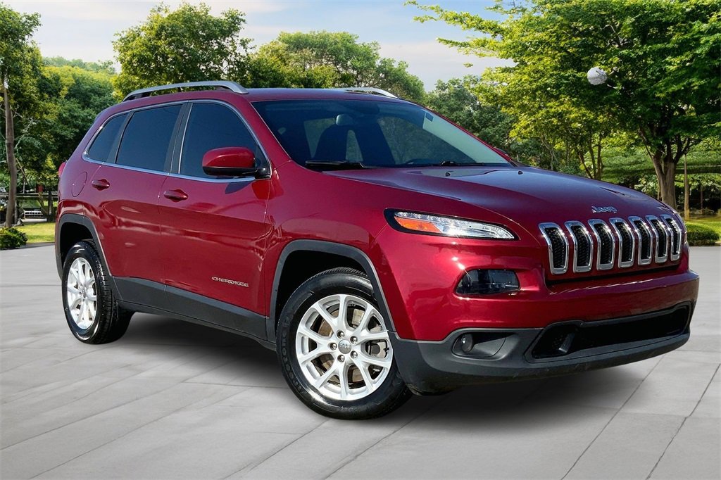 Used 2016 Jeep Cherokee Latitude w/ Comfort & Sound Group image 3