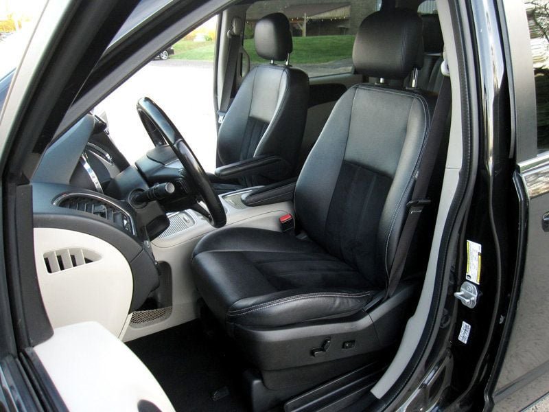 Used 2018 Dodge Grand Caravan SXT FWD image 18