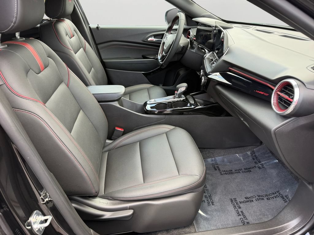 Used 2026 Chevrolet Trax RS w/ Sunroof Package FWD image 8