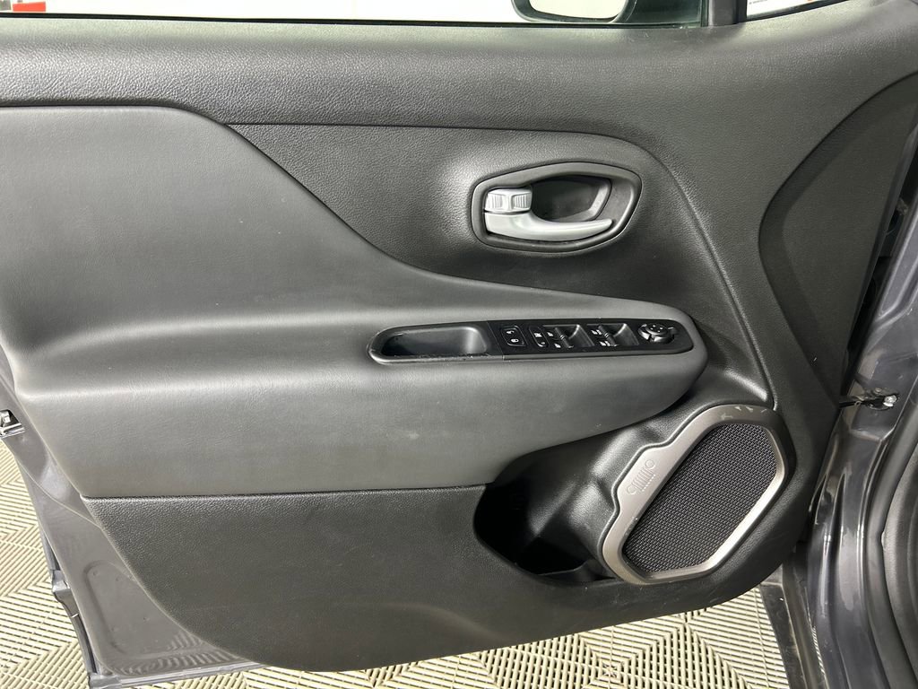Used 2023 Jeep Renegade Limited AWD/4WD image 11