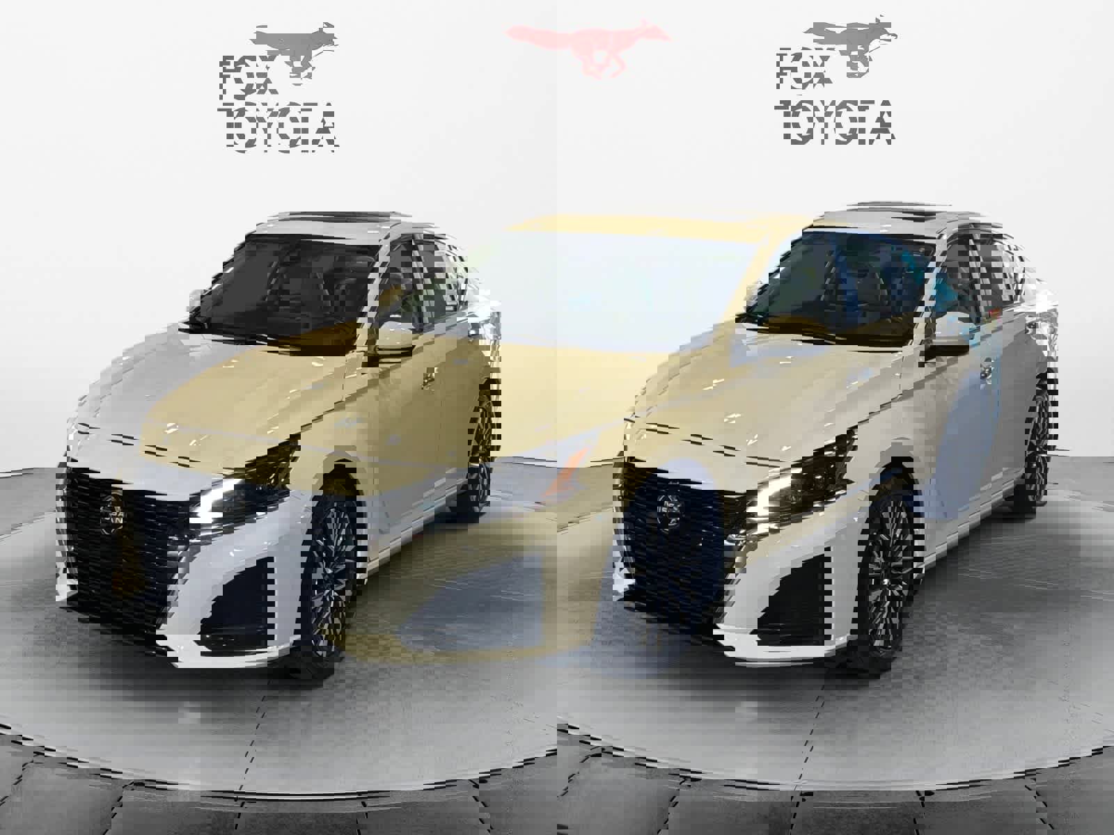 Used 2023 Nissan Altima 2.5 SV w/ SV Premium Package image 1