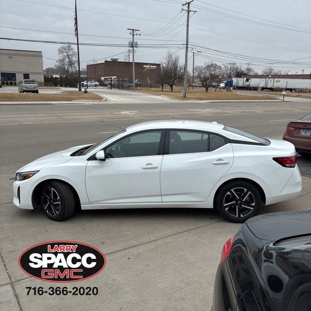 Used 2025 Nissan Sentra SV image 1