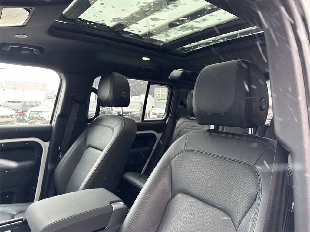 Used 2023 Land Rover Defender 110 S image 18