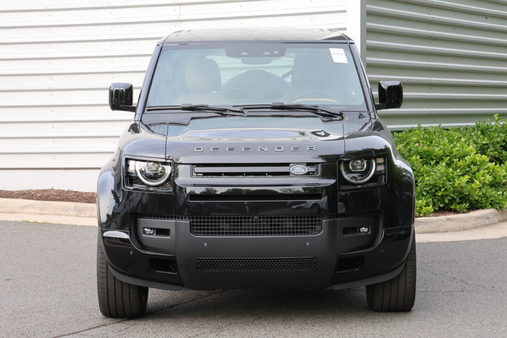 New 2026 Land Rover Defender 110 X-Dynamic SE AWD/4WD image 6