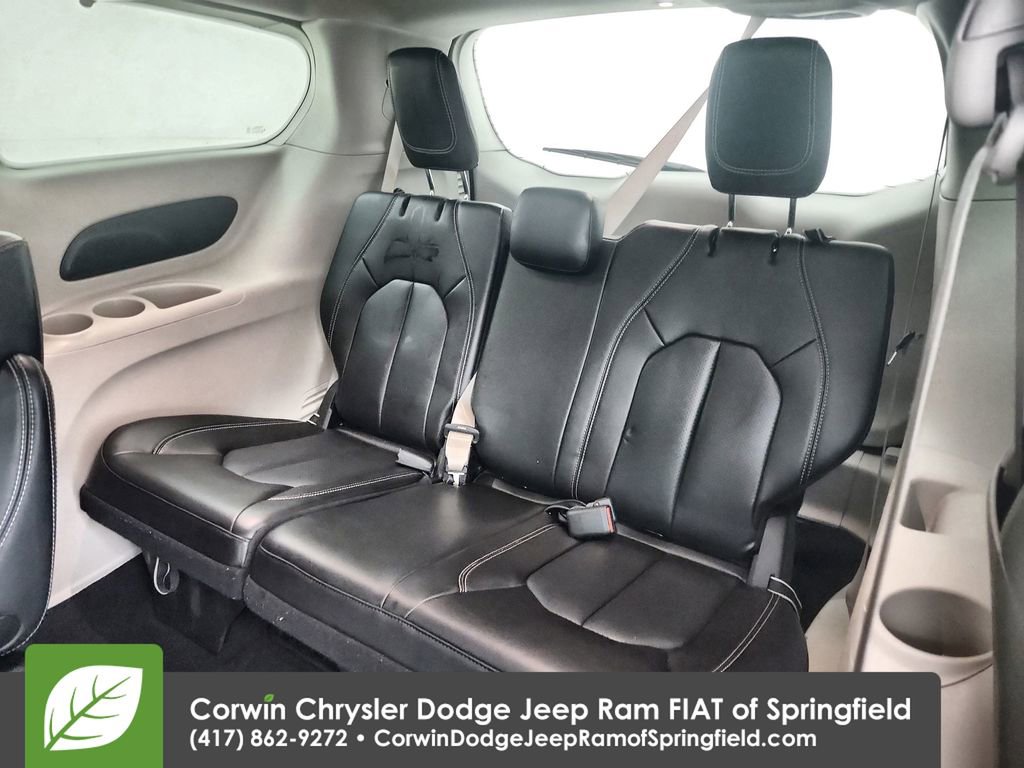 Certified 2023 Chrysler Pacifica Touring-L image 29