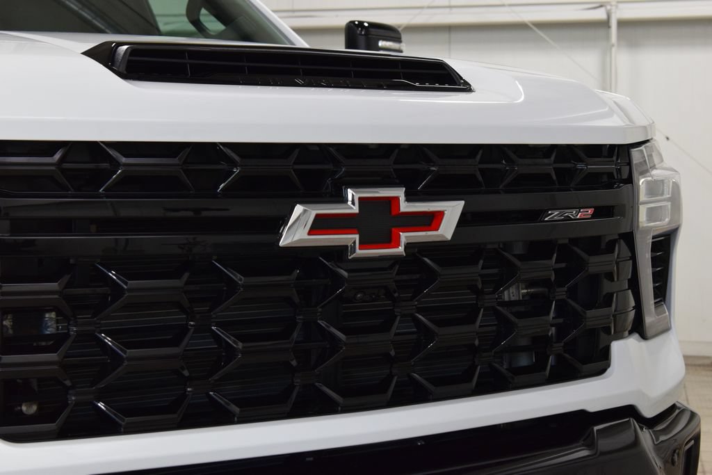 Used 2026 Chevrolet Silverado 2500 ZR2 AWD/4WD image 10