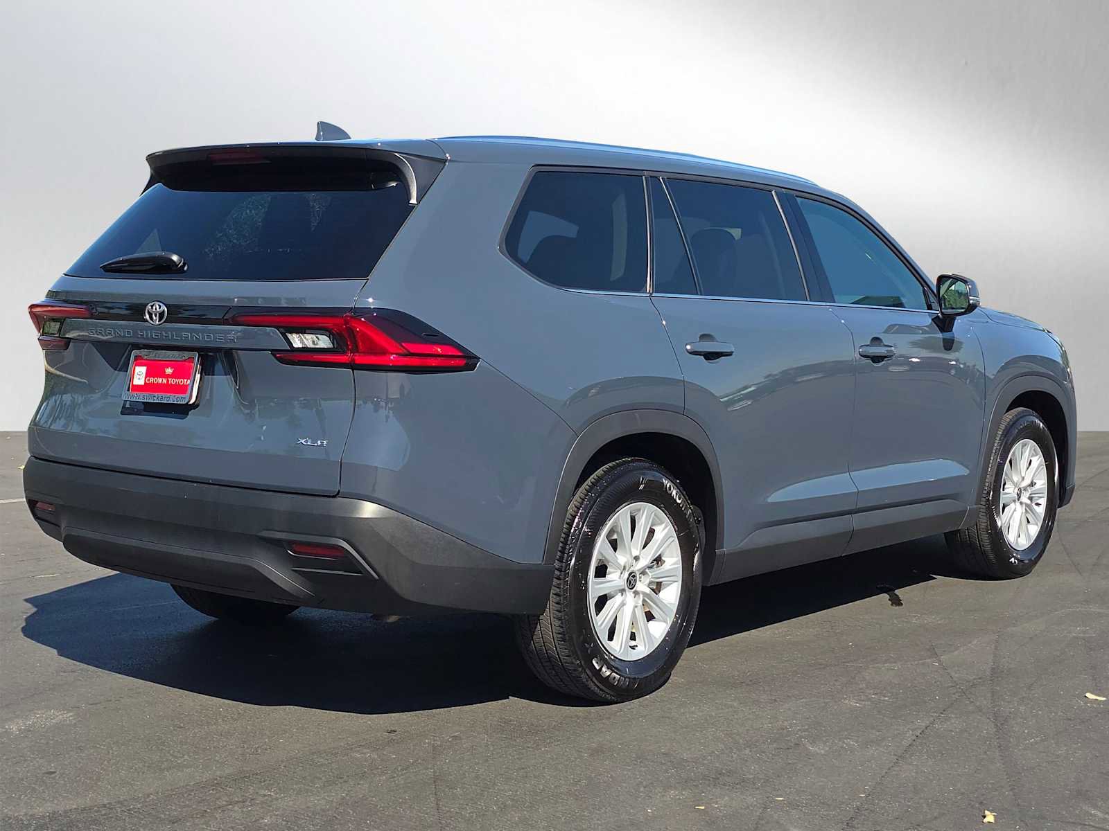 Certified 2025 Toyota Grand Highlander FWD image 3