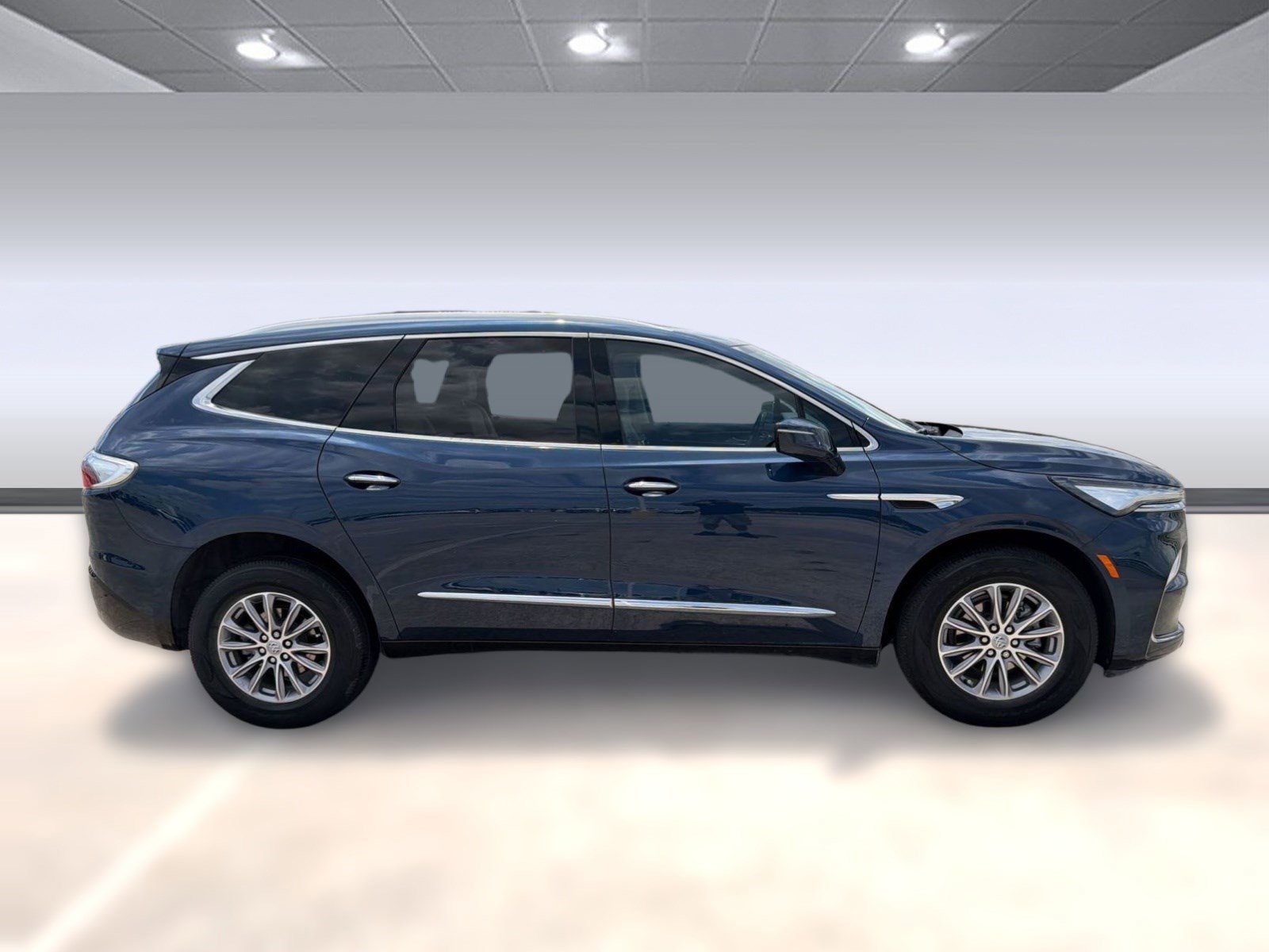 Used 2023 Buick Enclave Essence AWD/4WD image 7