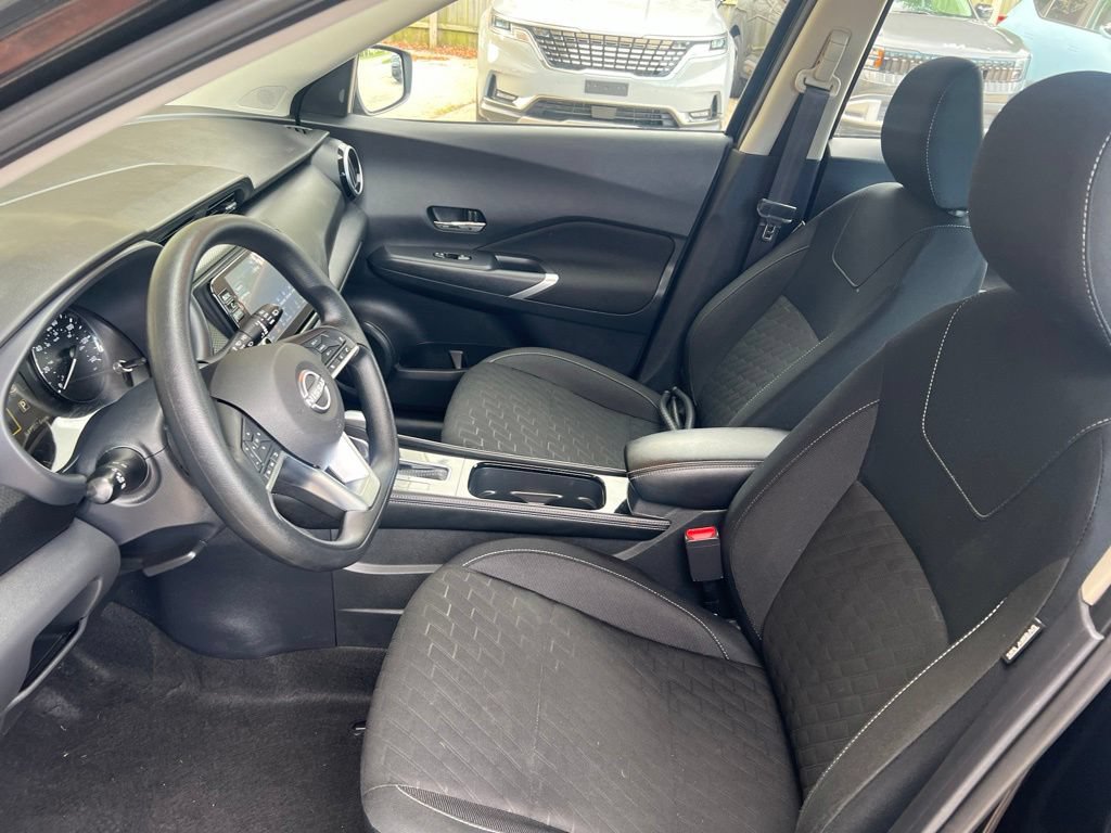 Certified 2024 Nissan Kicks SV w/ Interior Electronics Package FWD image 4