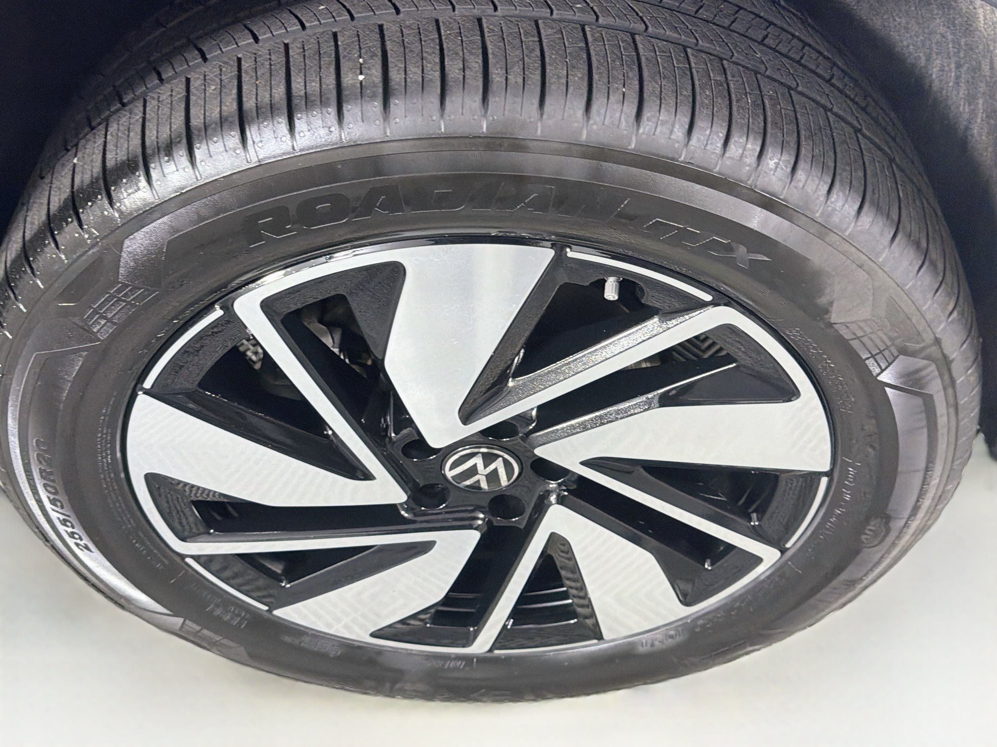 Used 2026 Volkswagen Atlas SE FWD image 11