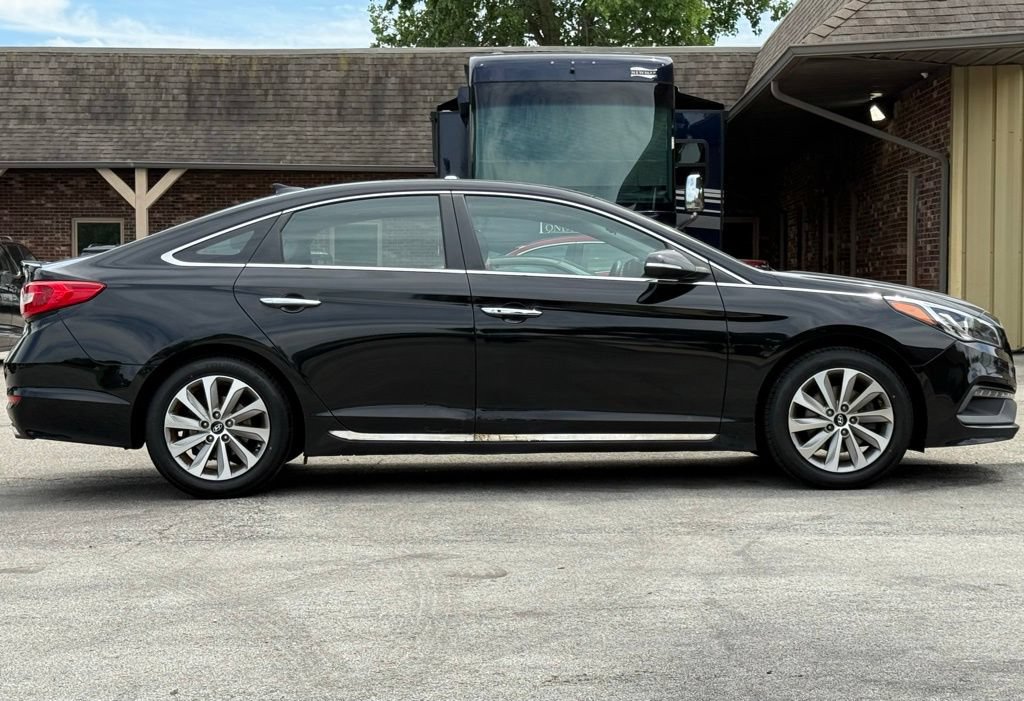 Used 2017 Hyundai Sonata Sport w/ Value Edition Package 02 FWD image 6