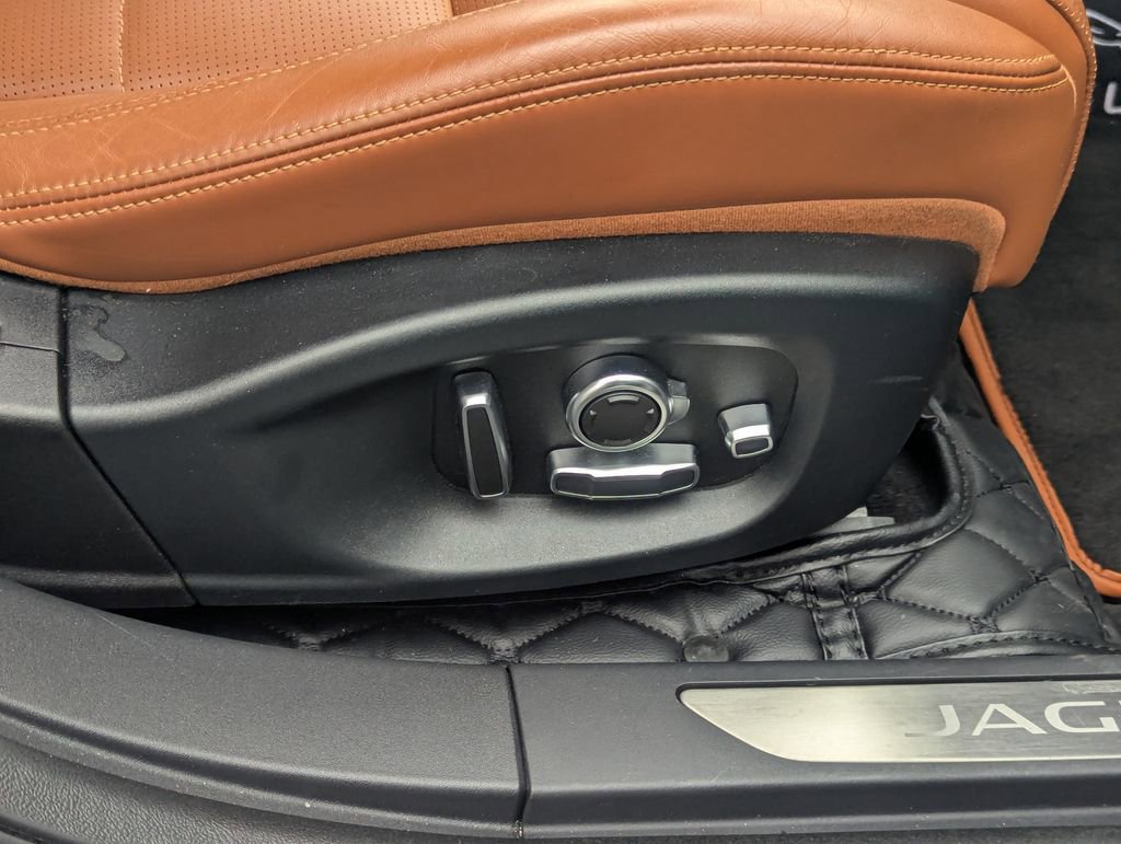 Used 2020 Jaguar I-PACE SE image 34