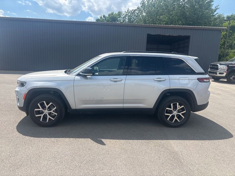 New 2025 Jeep Grand Cherokee Limited AWD/4WD image 6