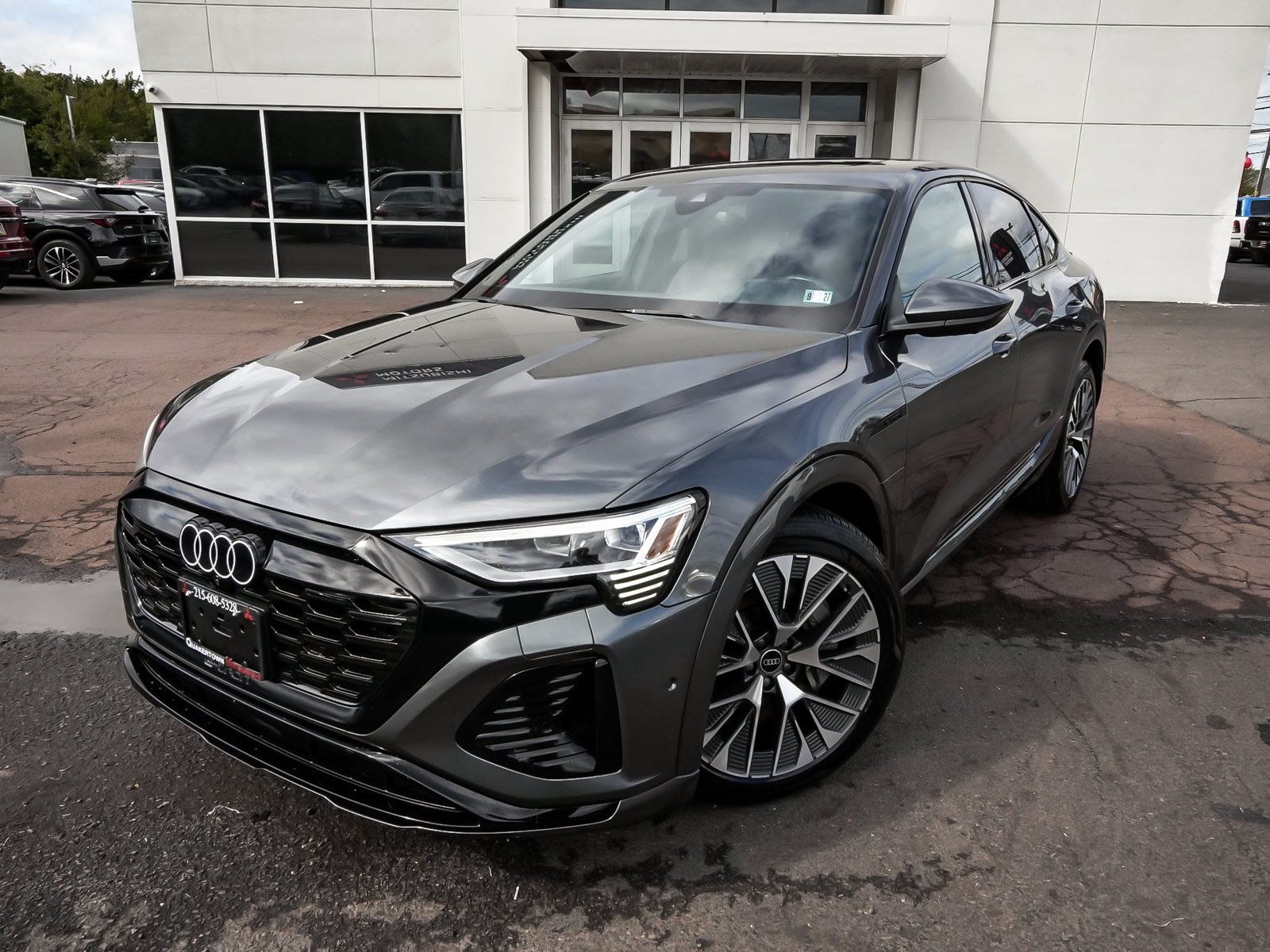 Used 2024 Audi Q8 e-tron Premium Plus w/ Premium Plus Package AWD/4WD image 8