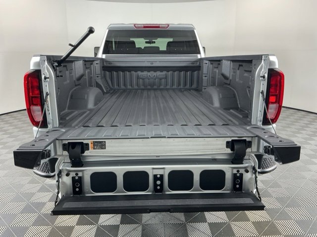 Used 2022 GMC Sierra 3500 SLE image 8