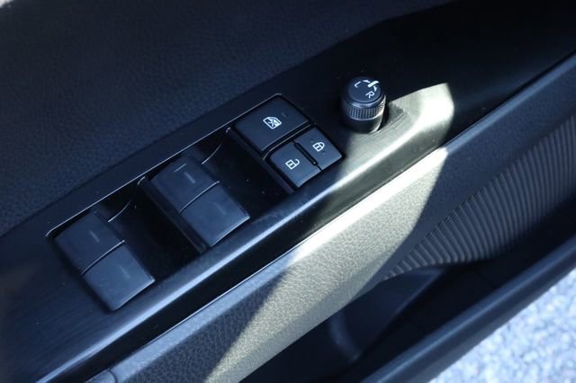 Used 2025 Toyota Camry SE image 36