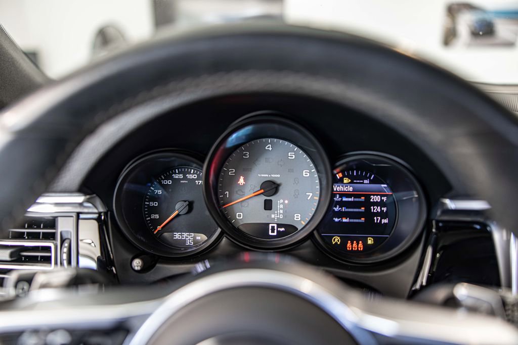 Used 2021 Porsche Macan S image 24