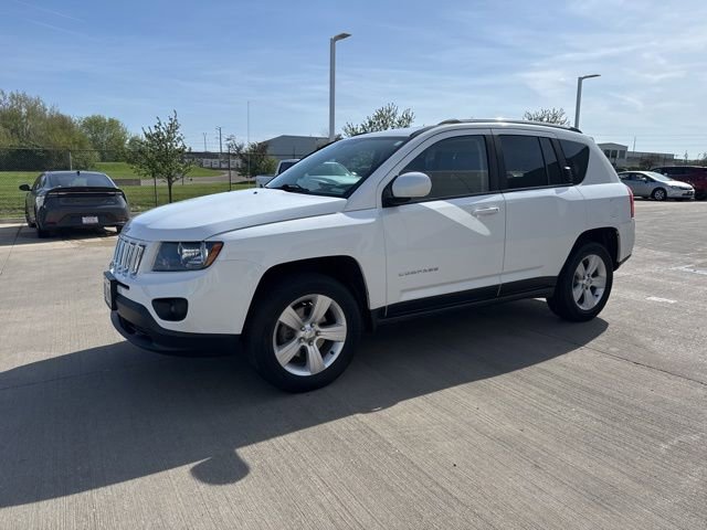 Used 2014 Jeep Compass Latitude w/ Sun/Sound Group image 2