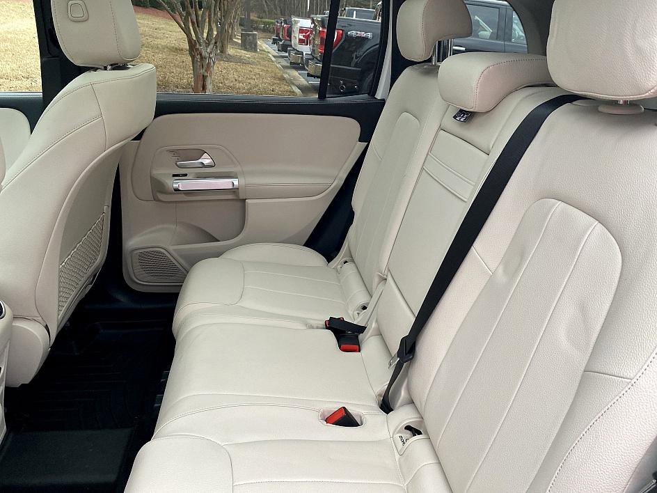 Used 2023 Mercedes-Benz GLB 250 4MATIC image 11