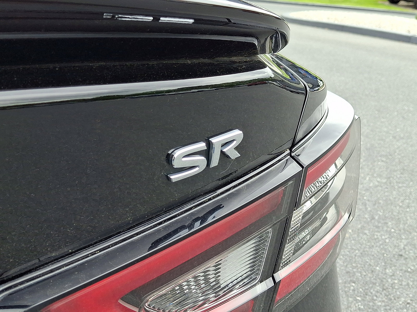 Used 2023 Nissan Maxima SR w/ Sport Mat Group FWD image 9