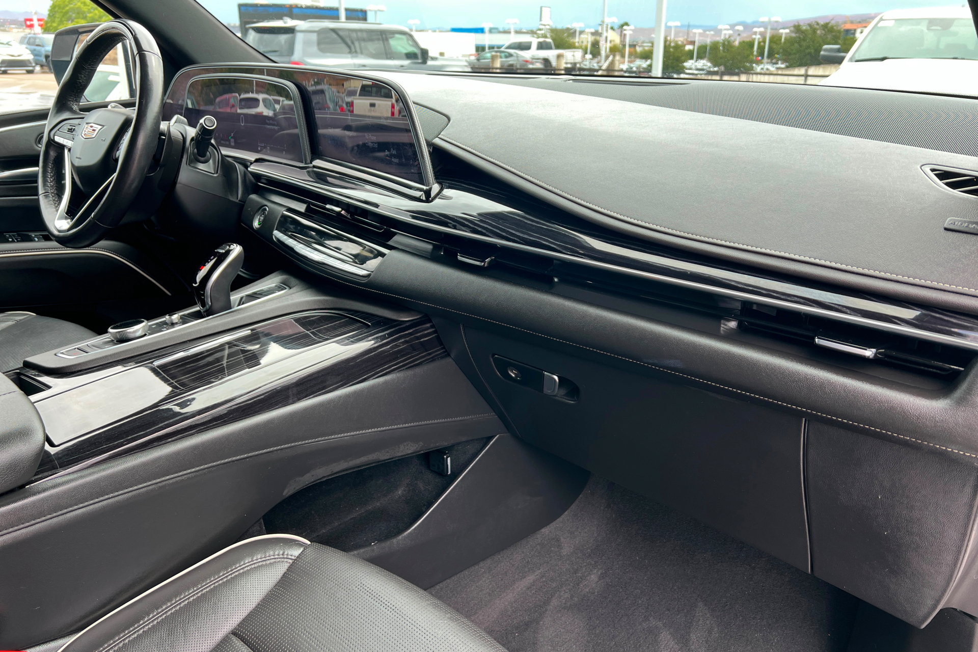Used 2021 Cadillac Escalade ESV Sport w/ Driver Assist Tech Package AWD/4WD image 26