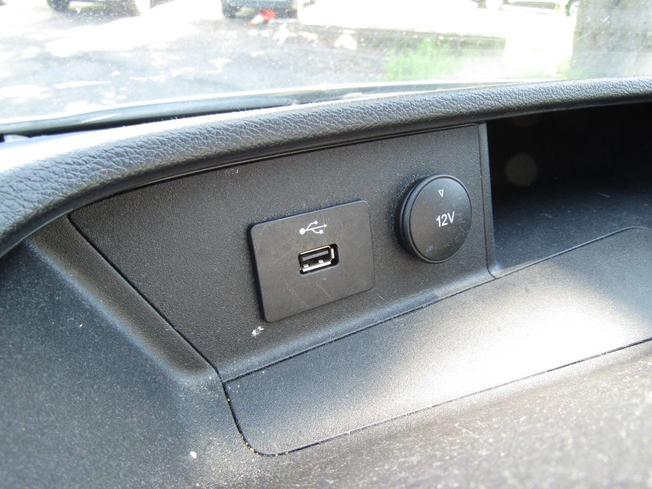 Used 2022 Ford Transit 250 Medium Roof AWD image 18