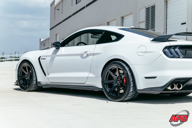 Used 2017 Ford Mustang Shelby GT350R w/ GT350R Equipment Group 920A RWD image 50