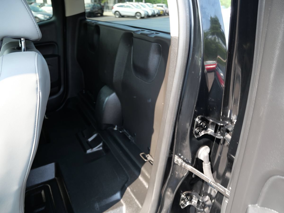 Used 2020 Chevrolet Colorado 2WD Extended Cab image 16