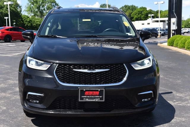 Used 2021 Chrysler Pacifica Touring-L FWD image 4