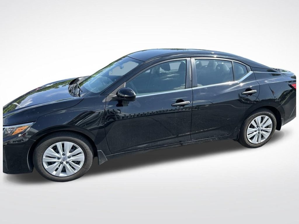 Certified 2025 Nissan Sentra S FWD image 2