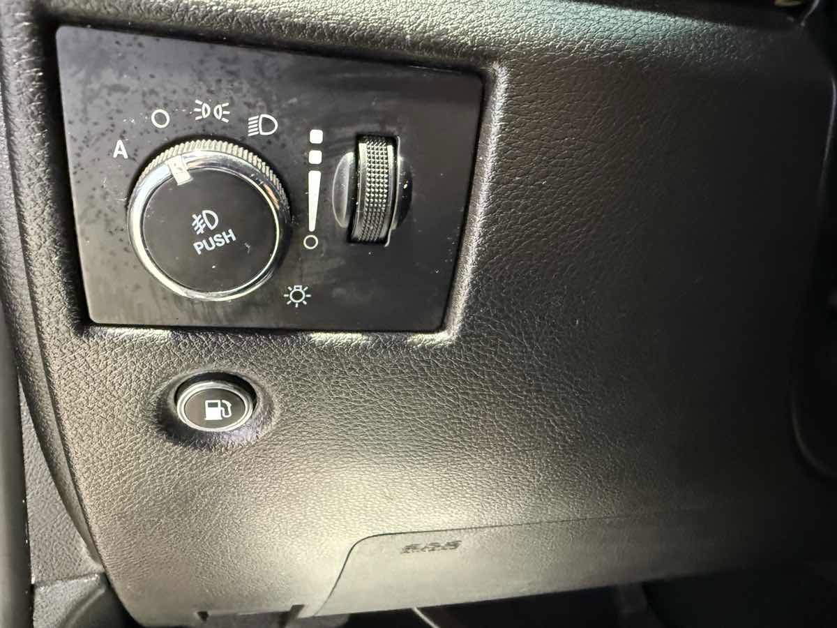 Used 2021 Jeep Grand Cherokee Trailhawk AWD/4WD image 23