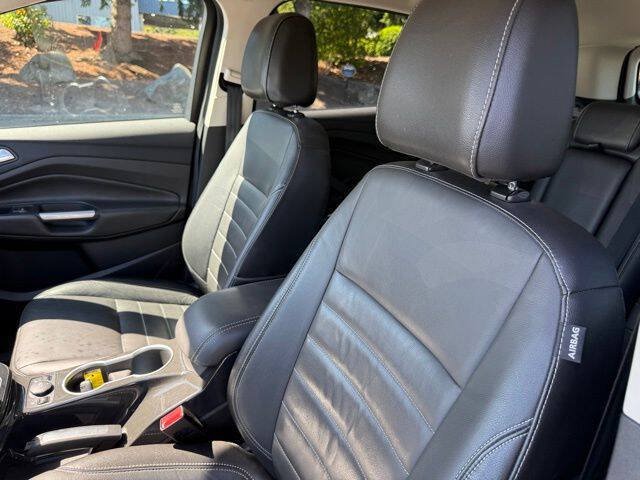 Used 2016 Ford Escape Titanium w/ Equipment Group 301A AWD/4WD image 16