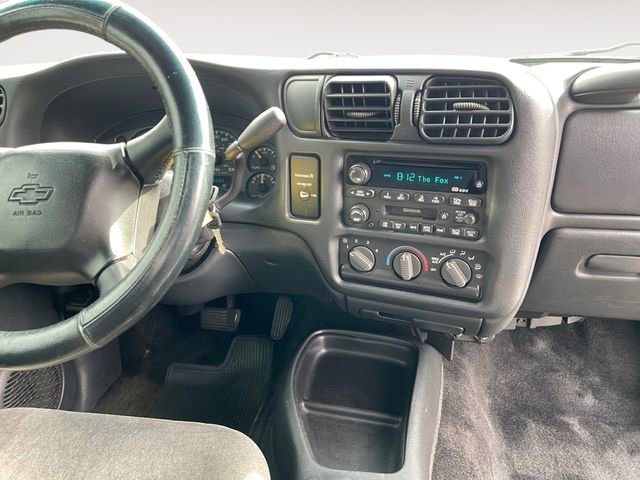 Used 2002 Chevrolet S10 Pickup LS w/ LS Preferred Equipment Group image 11