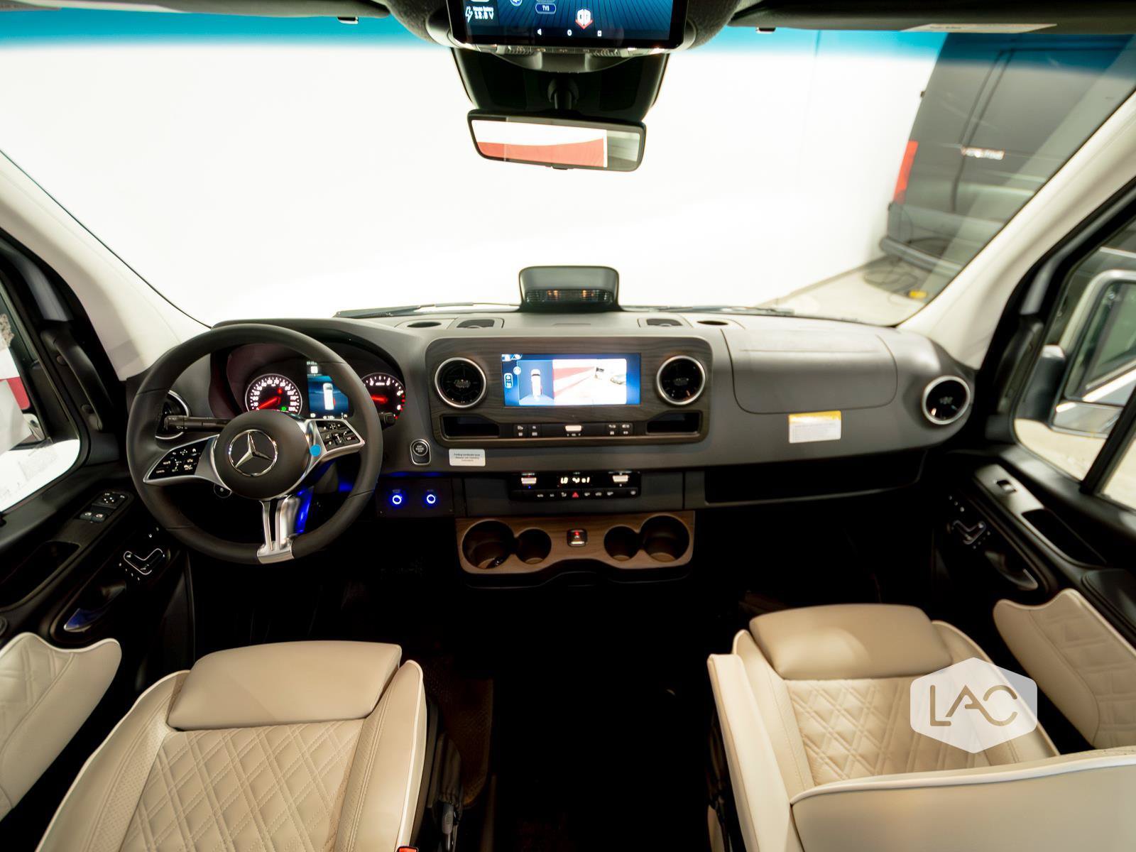 Used 2025 Mercedes-Benz Sprinter 3500 image 33