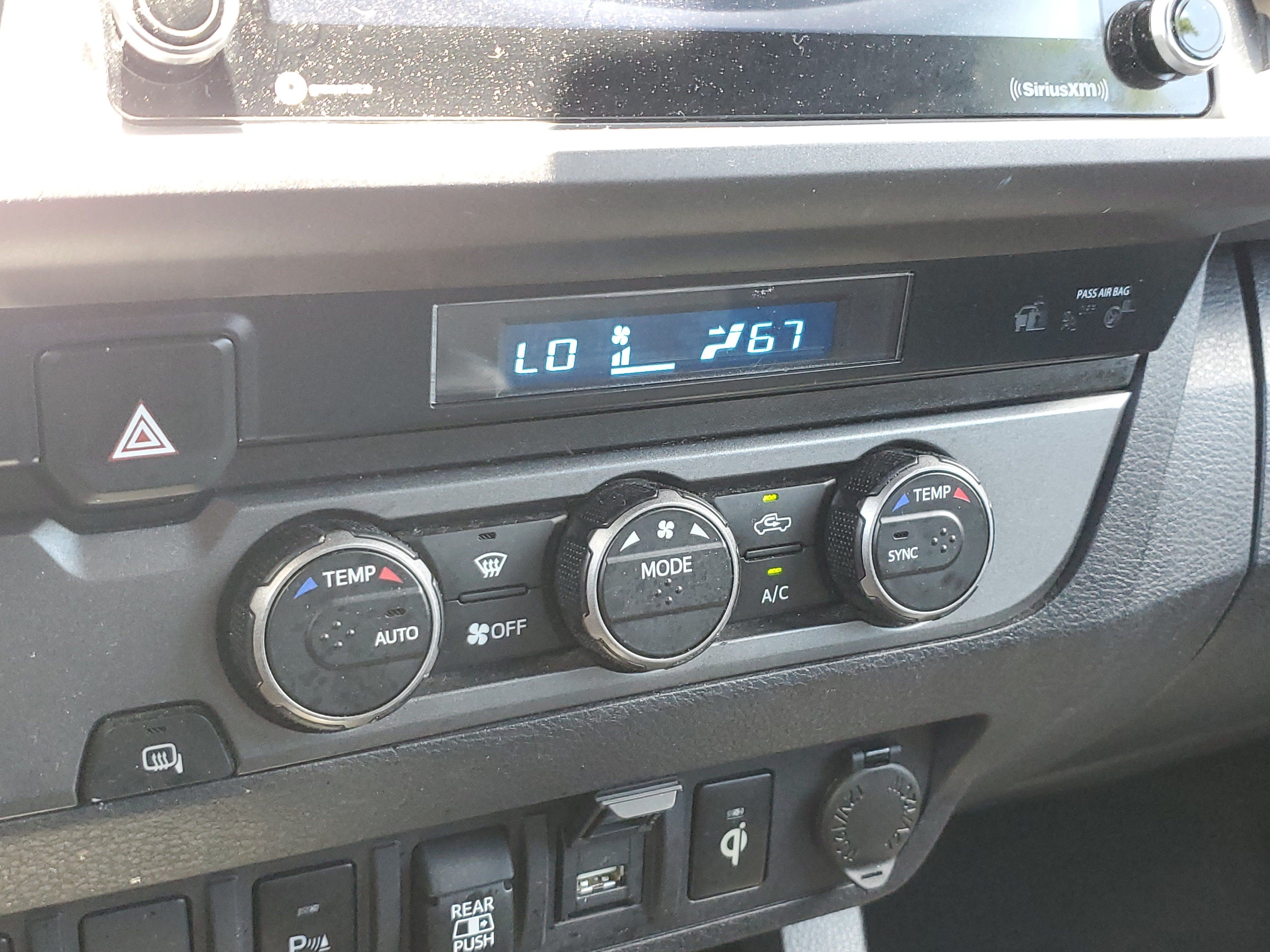 Used 2022 Toyota Tacoma TRD Off-Road w/ Technology Package RWD image 30