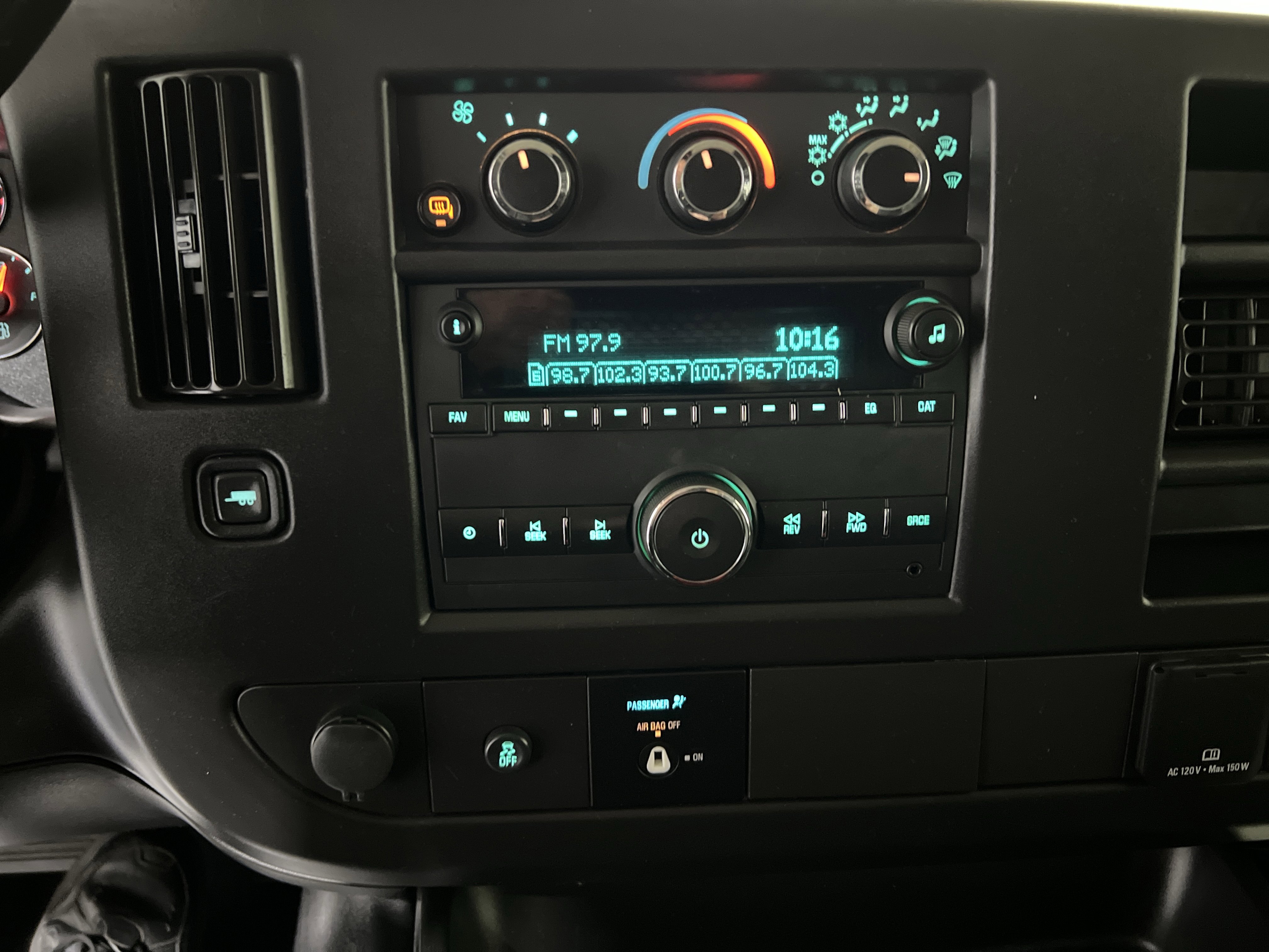 Used 2023 Chevrolet Express 2500 w/ Driver Convenience Package image 19