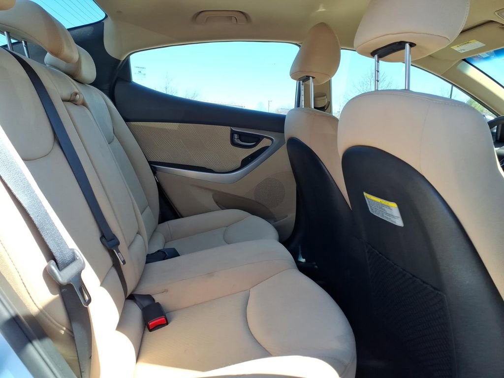 Used 2013 Hyundai Elantra GLS w/ Preferred Pkg image 12