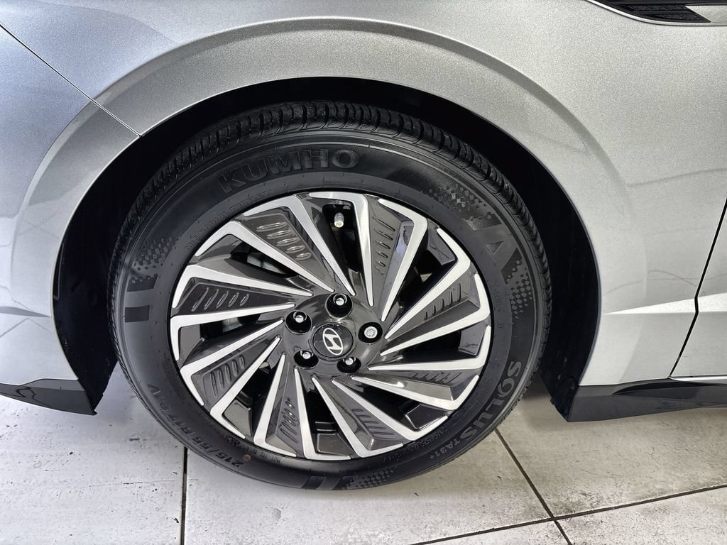 Certified 2025 Hyundai Sonata SEL FWD image 18