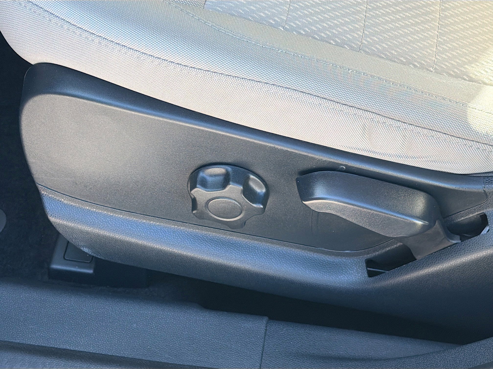 Used 2020 Ford EcoSport S image 24