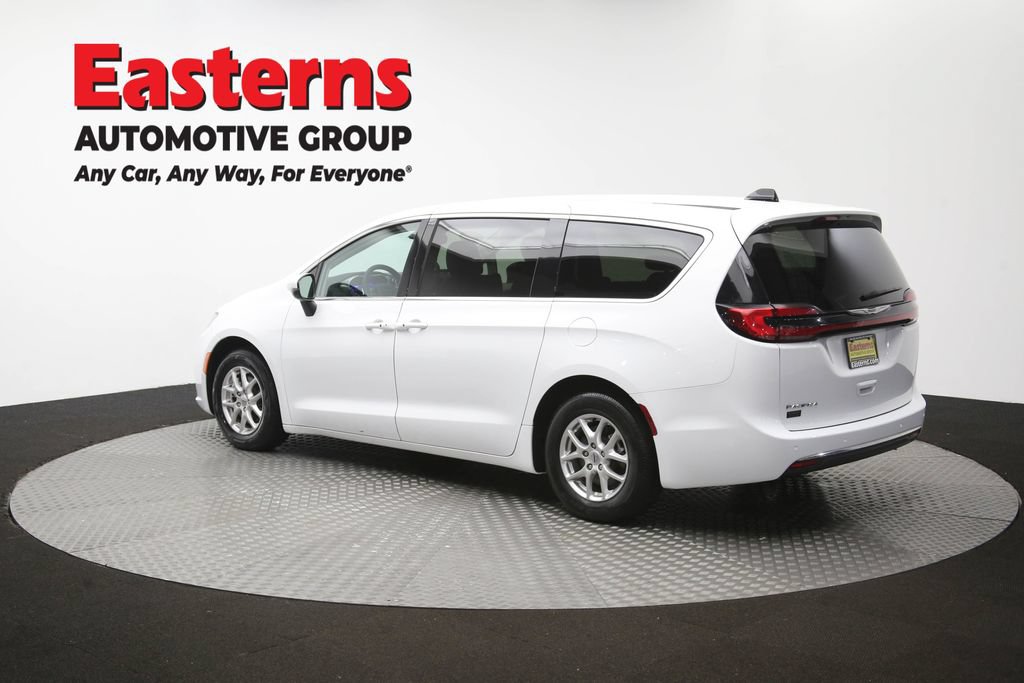 Used 2023 Chrysler Pacifica Touring-L FWD image 64