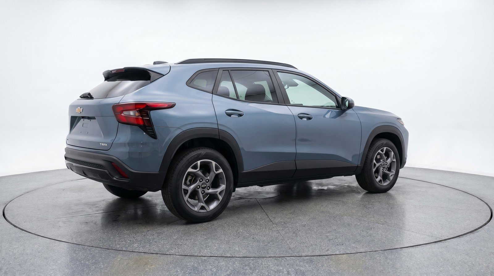 Used 2025 Chevrolet Trax LT w/ LT Convenience Package FWD image 9