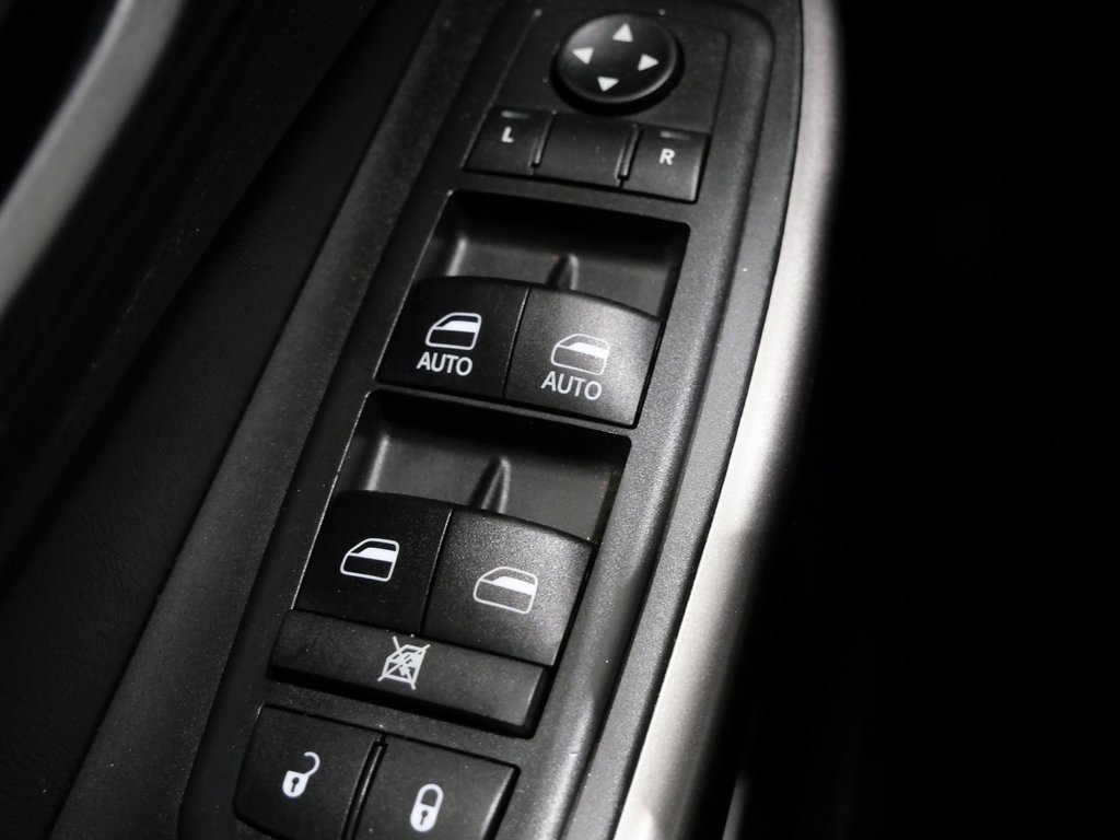 Used 2019 Jeep Cherokee Latitude Plus image 12