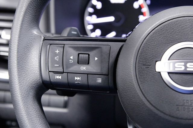 Used 2023 Nissan Rogue SV image 24