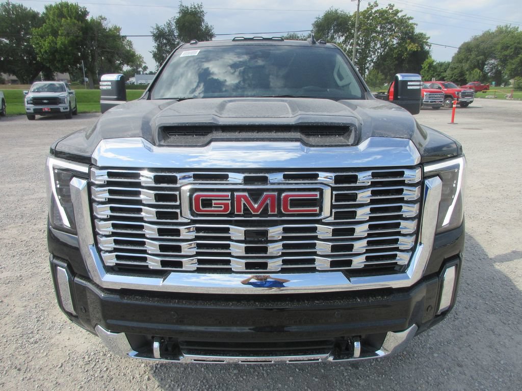New 2026 GMC Sierra 2500 Denali w/ Denali Reserve Package AWD/4WD image 11