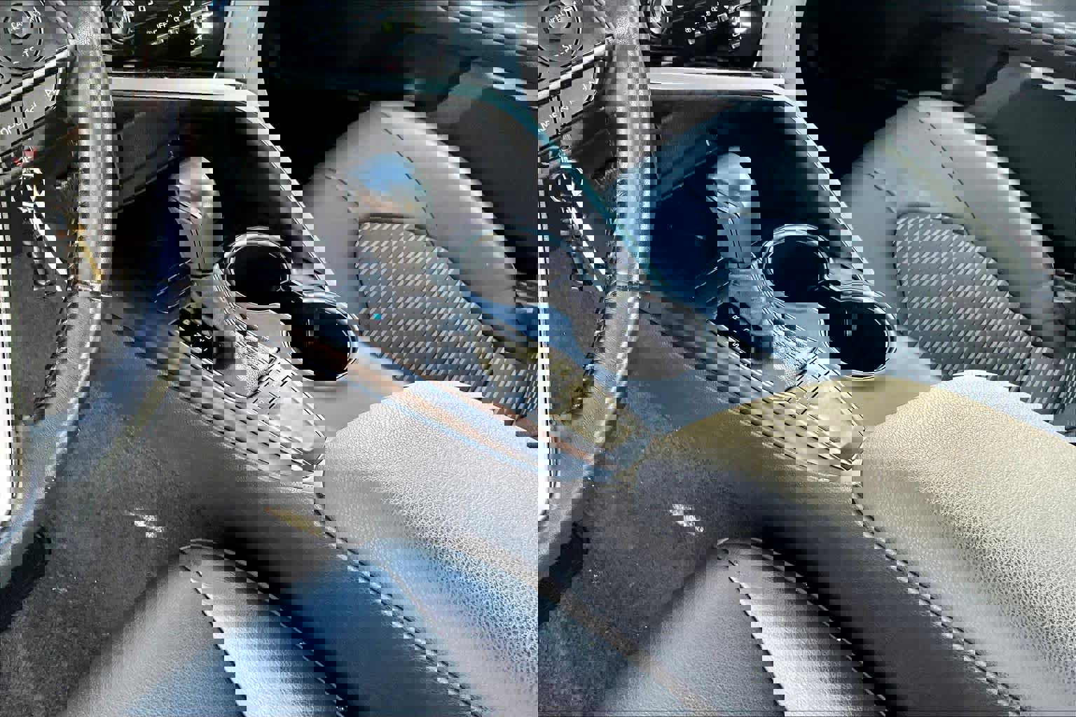 Used 2023 Toyota Camry SE image 16