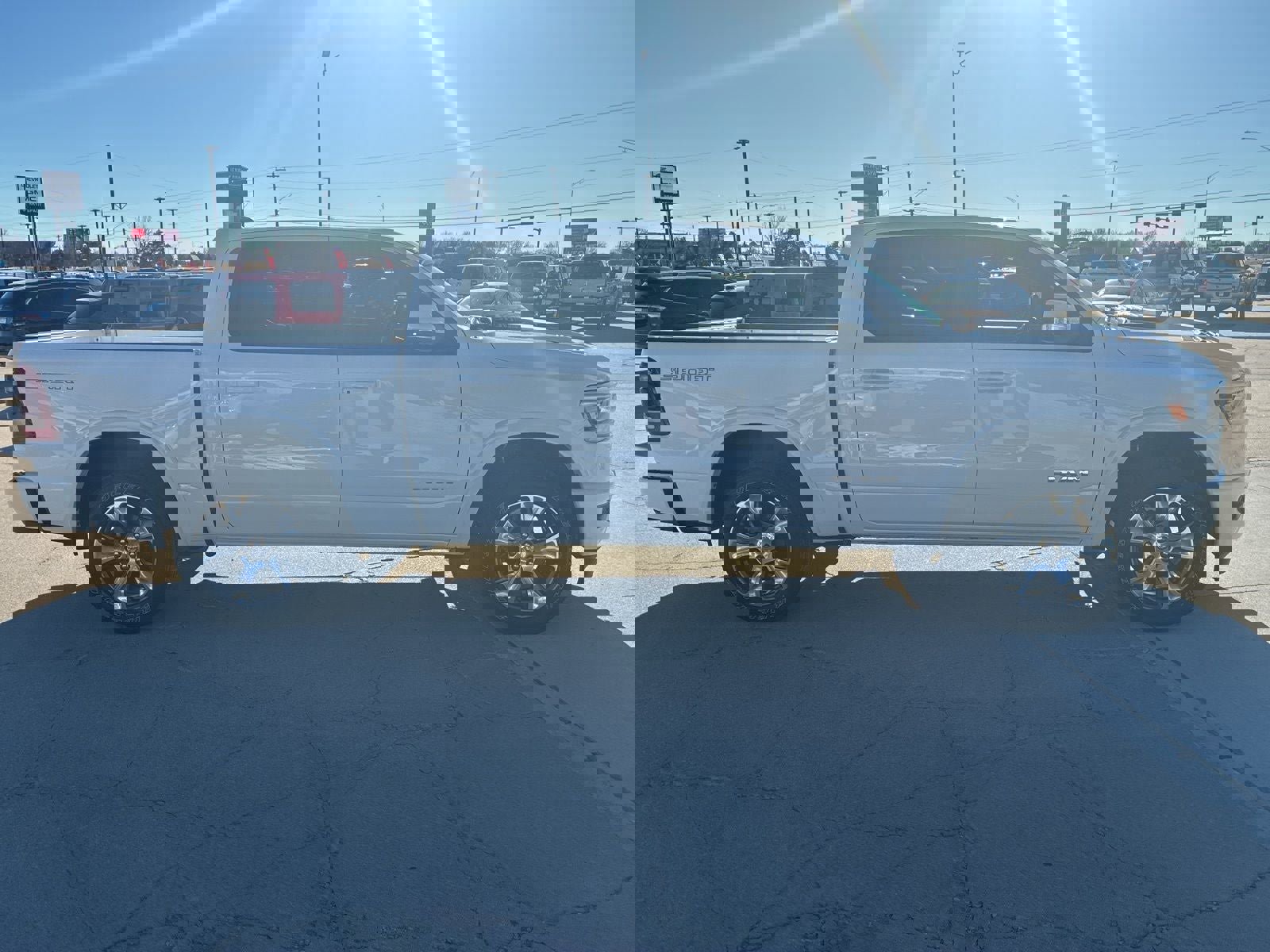 Used 2022 RAM 1500 Laramie w/ Sport Appearance Package image 8