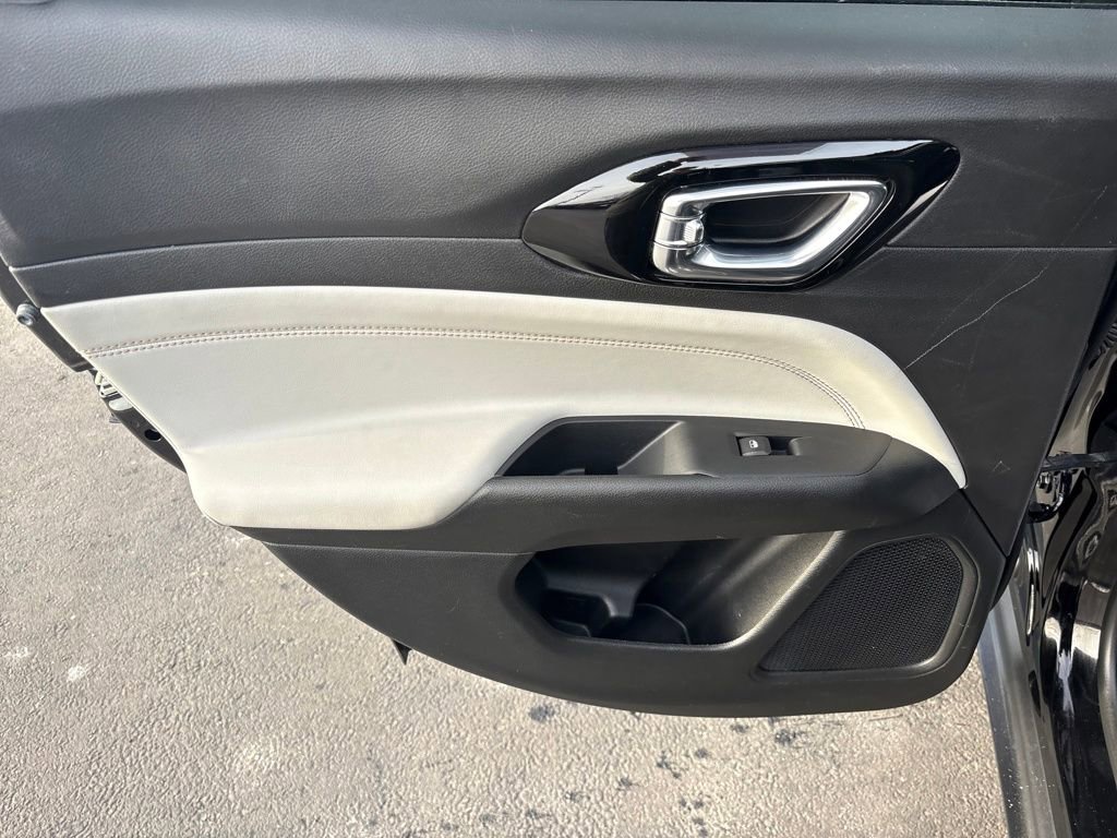 Certified 2022 Jeep Compass Limited image 28